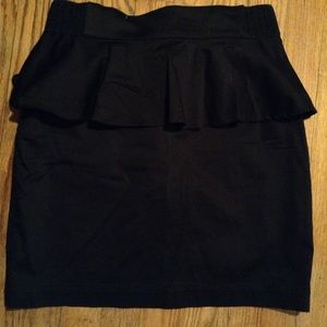 Black skirt with ruffles